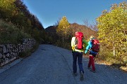 12 Breve tratto di strada asfaltata